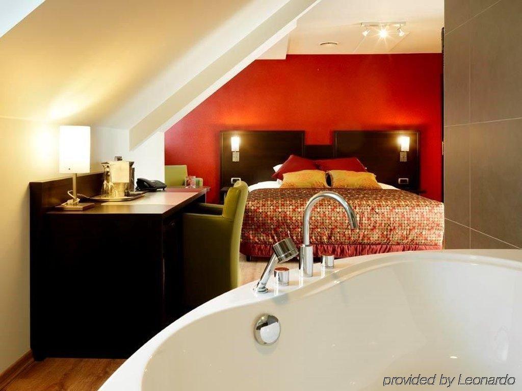 Hotel Tts Temse 外观 照片